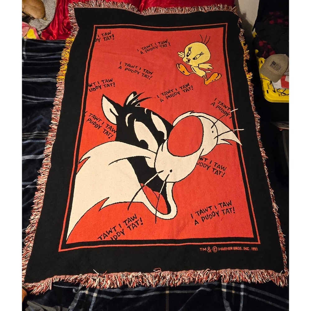 Warner Bros Looney Tunes 44x63 Woven Tapestry Throw Unisex Red Sylvester Tweety